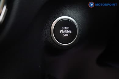Volvo Xc40 Momentum Manual Petrol SUV - Stock Number (1684723) - 9th supplementary image