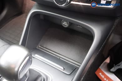 Volvo Xc40 Momentum Manual Petrol SUV - Stock Number (1684723) - 12th supplementary image