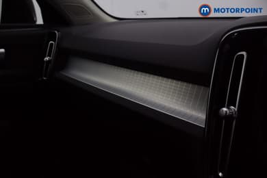 Volvo Xc40 Momentum Manual Petrol SUV - Stock Number (1684723) - 16th supplementary image
