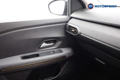 Dacia Sandero Stepway Extreme Manual Petrol Hatchback - Stock Number (1674729) - 16th supplementary image