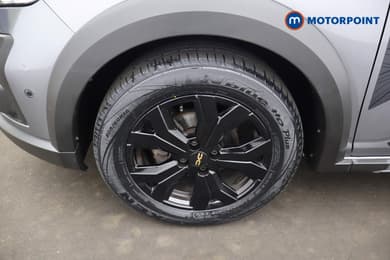 Dacia Sandero Stepway Extreme Manual Petrol Hatchback - Stock Number (1674729) - 1st supplementary image