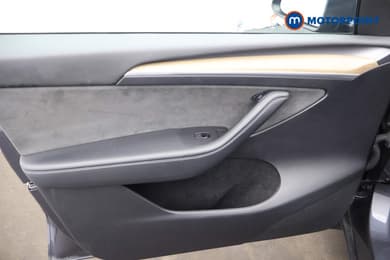 Tesla Model Y Long Range Automatic Electric SUV - Stock Number (1681686) - 29th supplementary image