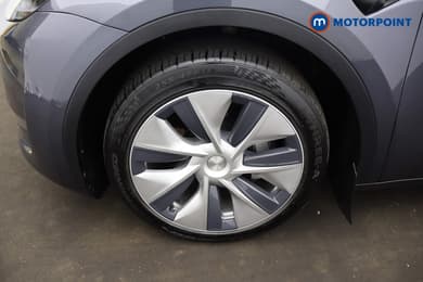 Tesla Model Y Long Range Automatic Electric SUV - Stock Number (1681686) - 1st supplementary image