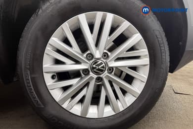 Volkswagen T-Roc Life Manual Petrol SUV - Stock Number (1681774) - 12th supplementary image