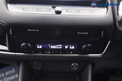 Nissan Qashqai N-Connecta Automatic Petrol SUV - Stock Number (1680465) - 5th supplementary image