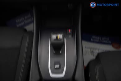 Nissan Qashqai N-Connecta Automatic Petrol SUV - Stock Number (1680465) - 7th supplementary image