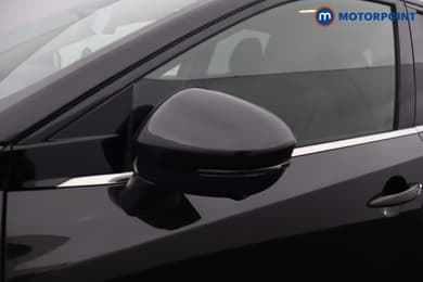 Nissan Qashqai N-Connecta Automatic Petrol SUV - Stock Number (1680465) - 42nd supplementary image