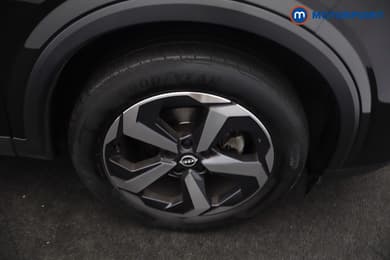 Nissan Qashqai N-Connecta Automatic Petrol SUV - Stock Number (1680465) - 46th supplementary image