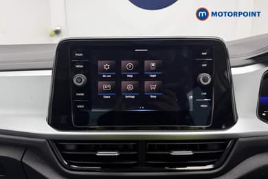 Volkswagen T-Roc Life Manual Petrol SUV - Stock Number (1670668) - 3rd supplementary image