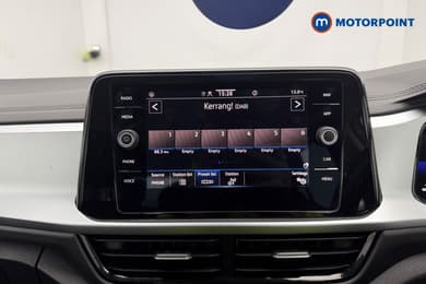 Volkswagen T-Roc Life Manual Petrol SUV - Stock Number (1670668) - 4th supplementary image