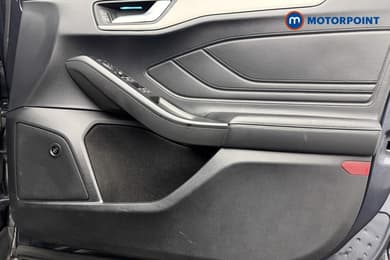 Ford Focus Active X Vignale Edition Manual Petrol Hatchback - Stock Number (1679194) - 19th supplementary image