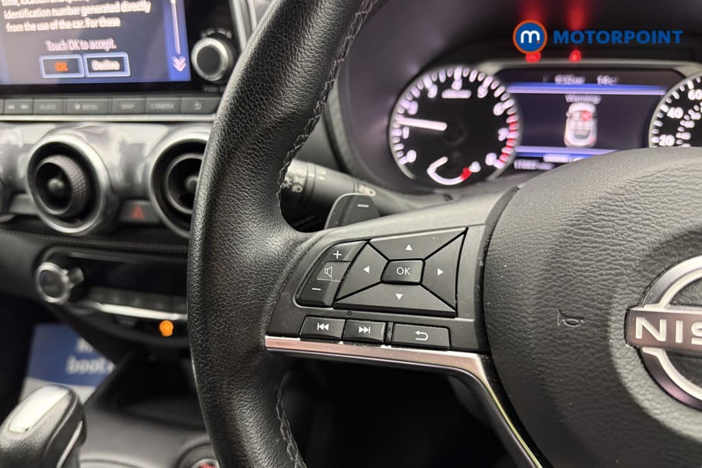 Nissan Juke N-Connecta Automatic Petrol SUV - Stock Number (1658695) - 8th supplementary image