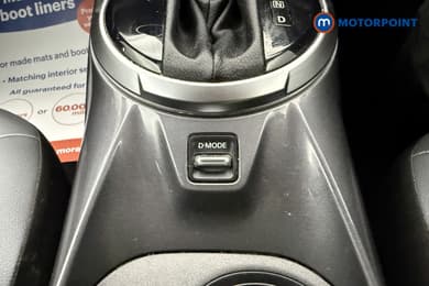 Nissan Juke N-Connecta Automatic Petrol SUV - Stock Number (1658695) - 17th supplementary image