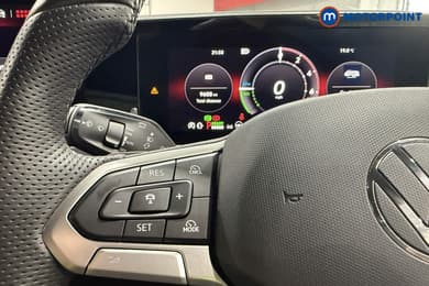 Volkswagen Passat R-Line Automatic Petrol Plug-In Hybrid Estate - Stock Number (1672191) - 3rd supplementary image