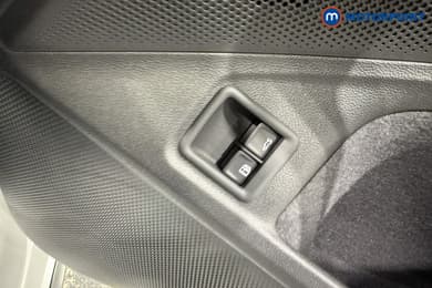 Volkswagen Passat R-Line Automatic Petrol Plug-In Hybrid Estate - Stock Number (1672191) - 15th supplementary image