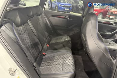 Volkswagen Passat R-Line Automatic Petrol Plug-In Hybrid Estate - Stock Number (1672191) - 19th supplementary image
