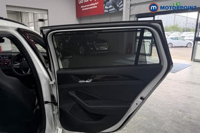 Volkswagen Passat R-Line Automatic Petrol Plug-In Hybrid Estate - Stock Number (1672191) - 21st supplementary image