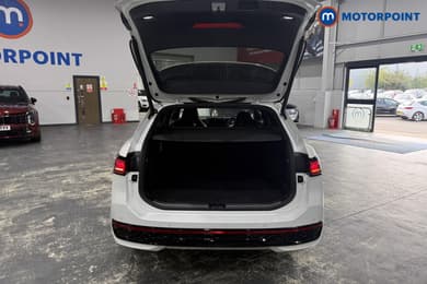 Volkswagen Passat R-Line Automatic Petrol Plug-In Hybrid Estate - Stock Number (1672191) - 22nd supplementary image