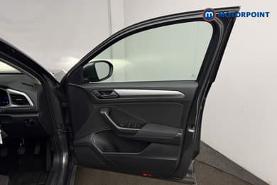 Volkswagen T-Roc Life Manual Petrol SUV - Stock Number (1679971) - 19th supplementary image