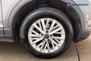 Volkswagen T-Roc Life Manual Petrol SUV - Stock Number (1679971) - 34th supplementary image
