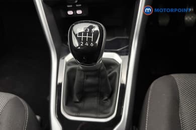Volkswagen T-Roc Life Manual Petrol SUV - Stock Number (1681406) - 6th supplementary image