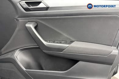 Volkswagen T-Roc Life Manual Petrol SUV - Stock Number (1681406) - 17th supplementary image
