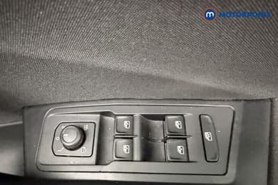 Volkswagen T-Roc Life Manual Petrol SUV - Stock Number (1681406) - 18th supplementary image