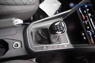 Volkswagen Polo R-Line Manual Petrol Hatchback - Stock Number (1683950) - 9th supplementary image