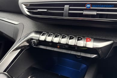 Peugeot 3008 Allure Manual Petrol SUV - Stock Number (1673167) - 16th supplementary image