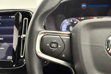 Volvo Xc40 Momentum Manual Petrol SUV - Stock Number (1674497) - 8th supplementary image