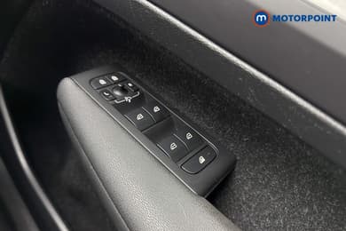 Volvo Xc40 Momentum Manual Petrol SUV - Stock Number (1674497) - 17th supplementary image
