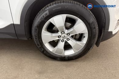 Volvo Xc40 Momentum Manual Petrol SUV - Stock Number (1674497) - 22nd supplementary image