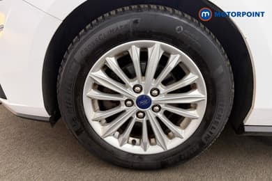 Ford Focus Titanium Manual Petrol Hatchback - Stock Number (1678494) - 31st supplementary image