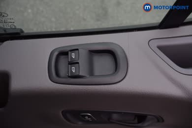 Ford Transit Limited Automatic Diesel Medium Roof Van - Stock Number (1680984) - 27th supplementary image