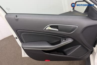 Mercedes-Benz GLA Urban Edition Automatic Petrol SUV - Stock Number (1642538) - 4th supplementary image