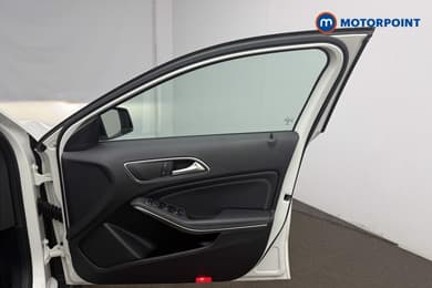 Mercedes-Benz GLA Urban Edition Automatic Petrol SUV - Stock Number (1642538) - 27th supplementary image