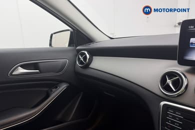 Mercedes-Benz GLA Urban Edition Automatic Petrol SUV - Stock Number (1642538) - 38th supplementary image