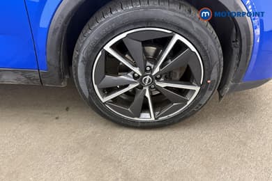Nissan Qashqai Tekna Manual Petrol SUV - Stock Number (1672603) - 23rd supplementary image