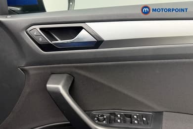 Volkswagen T-Roc Life Manual Petrol SUV - Stock Number (1679322) - 21st supplementary image