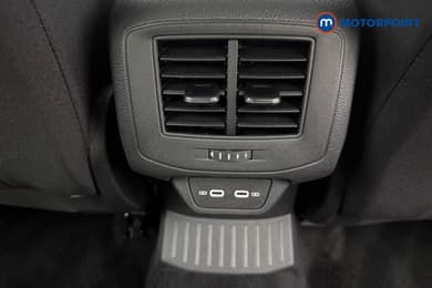 Volkswagen T-Roc Life Manual Petrol SUV - Stock Number (1679322) - 28th supplementary image