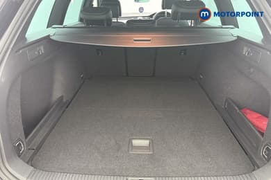 Volkswagen Passat R-Line Automatic Petrol Estate - Stock Number (1685311) - 19th supplementary image