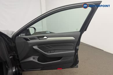 Volkswagen Passat R-Line Automatic Petrol Estate - Stock Number (1685311) - 28th supplementary image