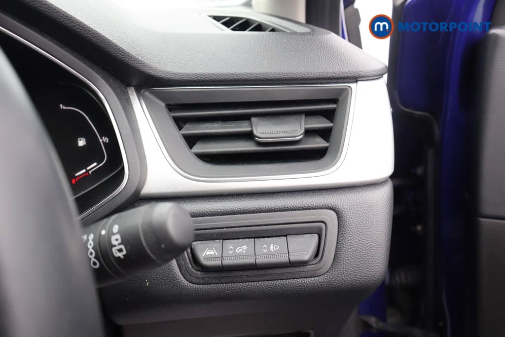 Renault Captur Se Edition Manual Petrol SUV - Stock Number (1685838) - 8th supplementary image