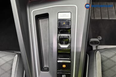 Volkswagen Golf R-Line Automatic Petrol Hatchback - Stock Number (1672746) - 25th supplementary image