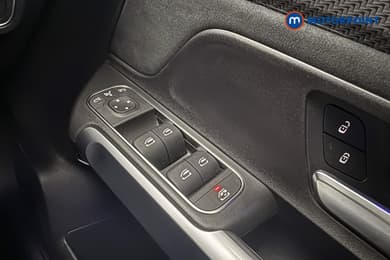 Mercedes-Benz GLB Amg Line Automatic Petrol SUV - Stock Number (1684558) - 19th supplementary image