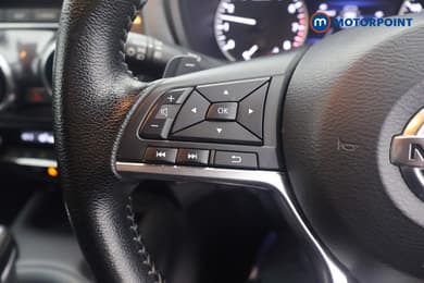Nissan Juke N-Connecta Automatic Petrol SUV - Stock Number (1654879) - 2nd supplementary image