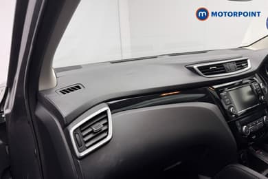 Nissan Qashqai N-Connecta Manual Petrol SUV - Stock Number (1660750) - 12th supplementary image