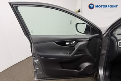 Nissan Qashqai N-Connecta Manual Petrol SUV - Stock Number (1660750) - 13th supplementary image