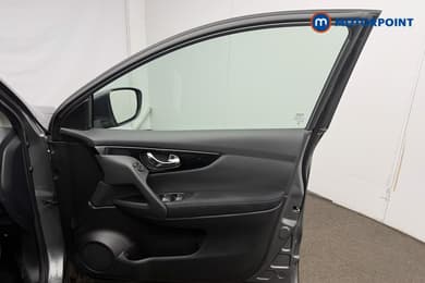 Nissan Qashqai N-Connecta Manual Petrol SUV - Stock Number (1660750) - 30th supplementary image