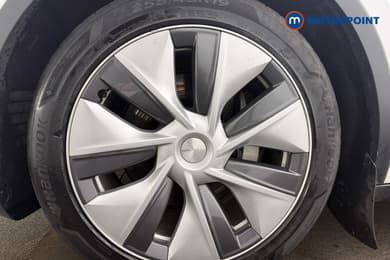 Tesla Model Y Long Range Automatic Electric SUV - Stock Number (1634171) - 12th supplementary image